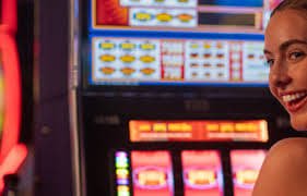 Live casino dealer table on GG Casino with baccarat and roulette options